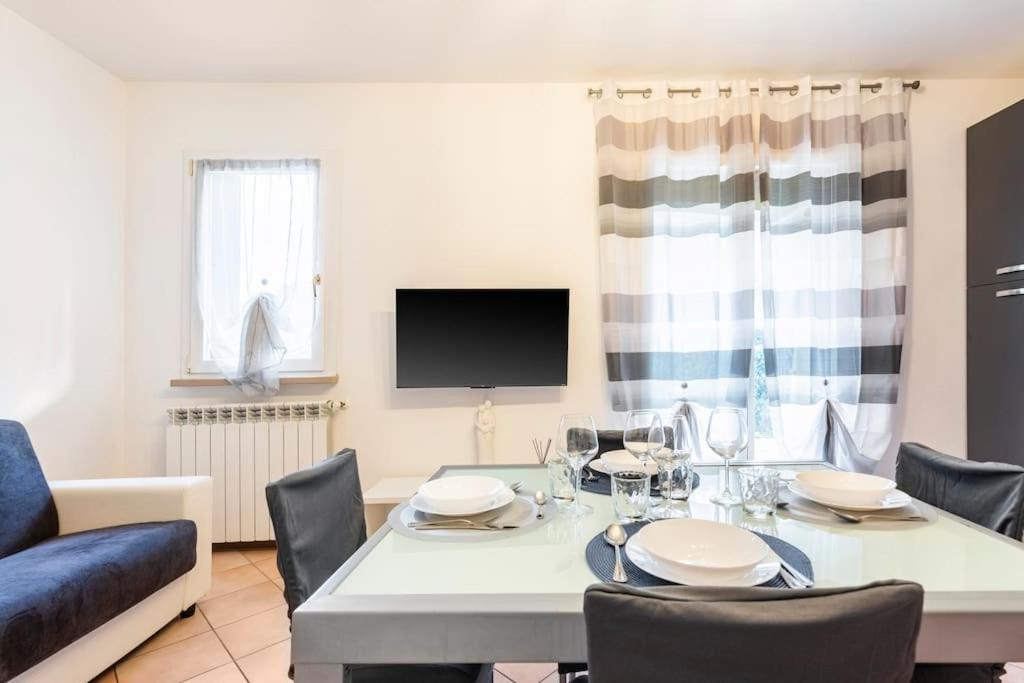 Limone Apartment - Featuring A Private Garden And Access To A Pool Barcuzzi Zewnętrze zdjęcie